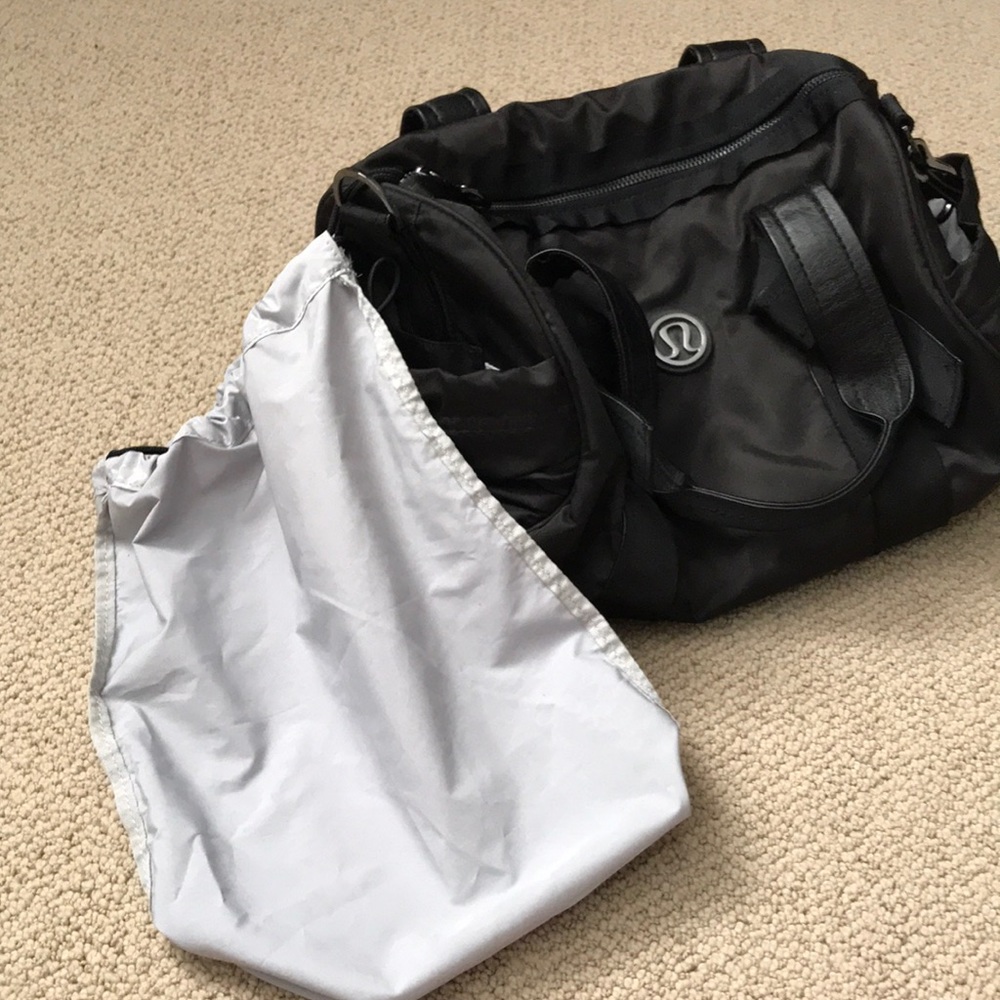 Lululemon DTM Duffle Black
